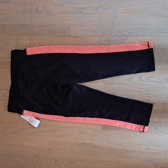Ideology Flex Stretch Black/Coral Workout Capri's. Size Small NWT - Picture 4 of 10